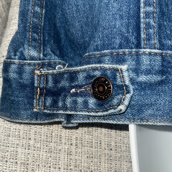 Levi’s - Picture 9 of 12